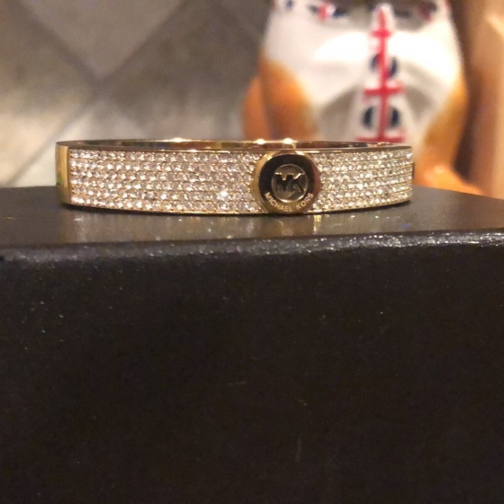 Beautiful crystal/gold Michael kors bracelet